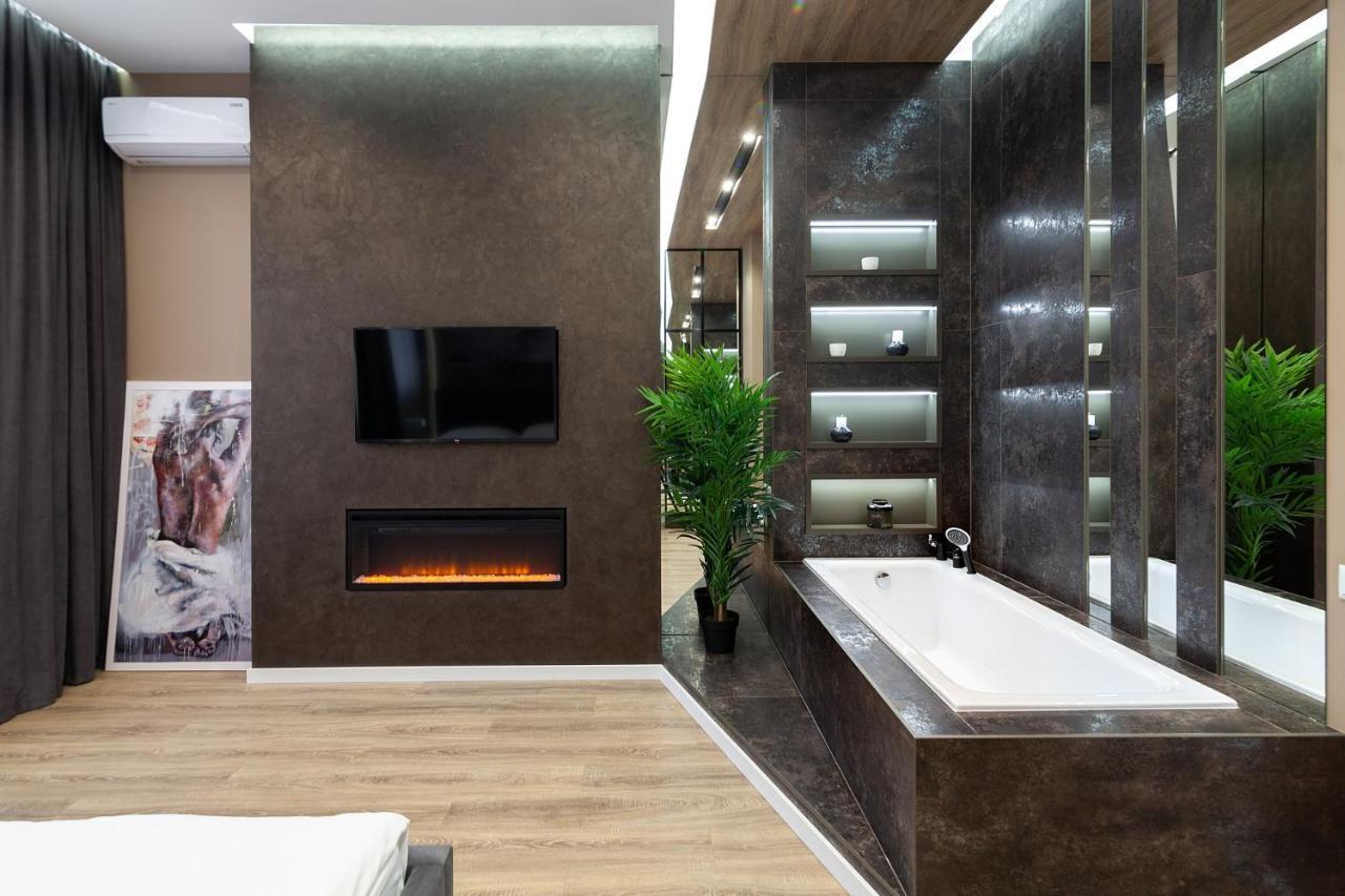 Royal Vip Apartment On Franka 14 Lviv Ngoại thất bức ảnh