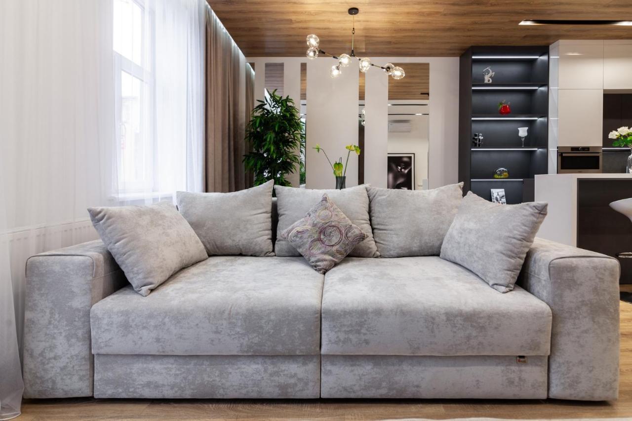 Royal Vip Apartment On Franka 14 Lviv Ngoại thất bức ảnh