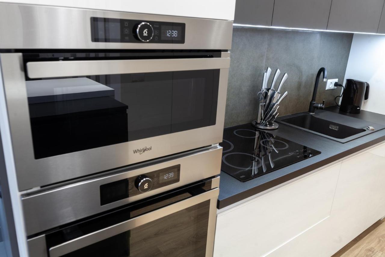 Royal Vip Apartment On Franka 14 Lviv Ngoại thất bức ảnh